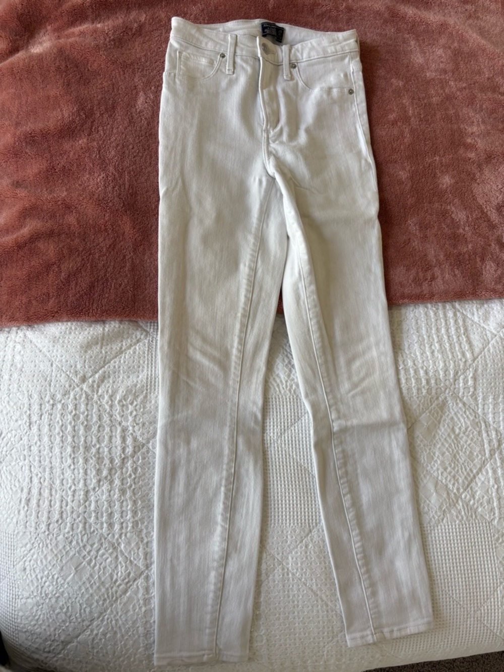 Abercrombie & Fitch White High-Rise Skinny Jeans